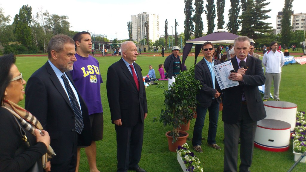 Miting je svećano otvorio gradonačelnik Zagreba g. Milan Bandić
