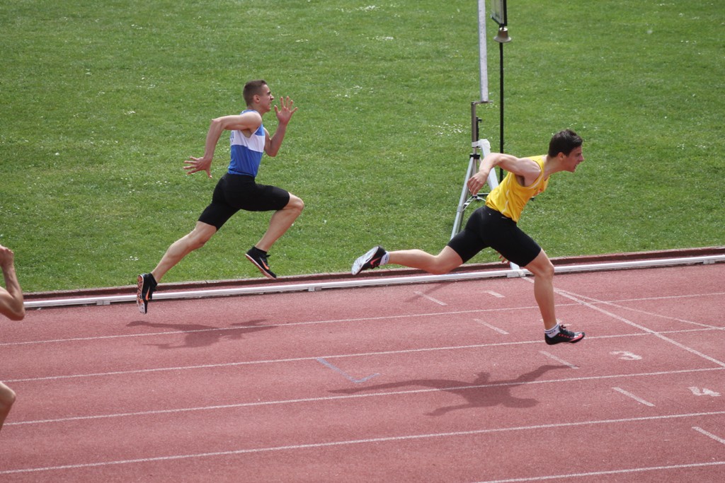 Ivan Đukić u lovu na normu na 110pr.