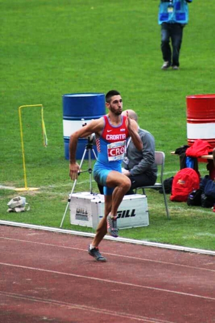 image-230af6c8f16c375ad82f67977406be91c7faff5a51609e89108a86f6bd8822cd-V