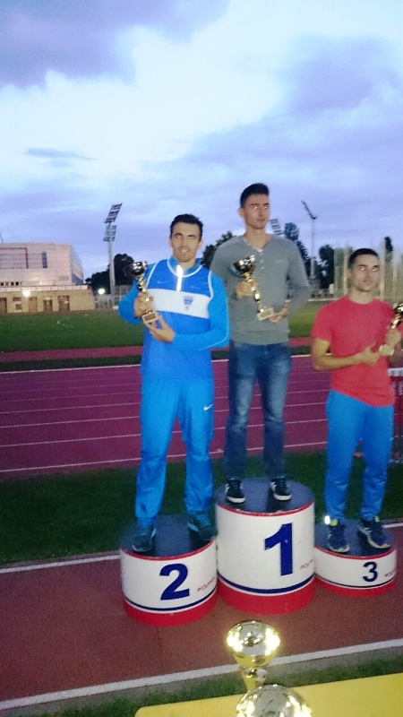 image-6f7069dd85d72c987e25def97562d5b445802abe5c294de3f09e48f83f709790-V