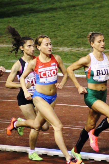 image-a67c7053fadc8d3fc25c64650b9c16dff8917a98e6ad218db443b91d4f433fad-V