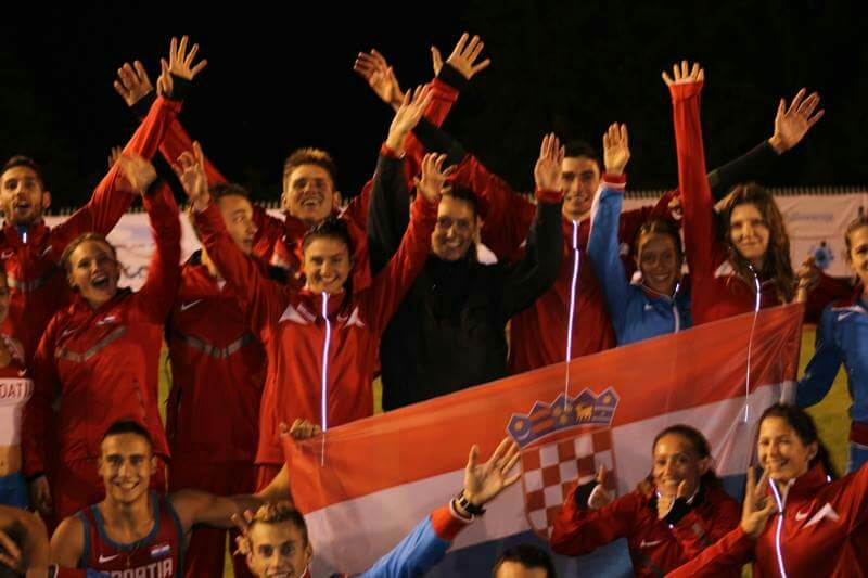 image-d63855d73aaf9f5140ba871e8e72d25bcaae5b9c40f065e6a9281016cfd174ef-V