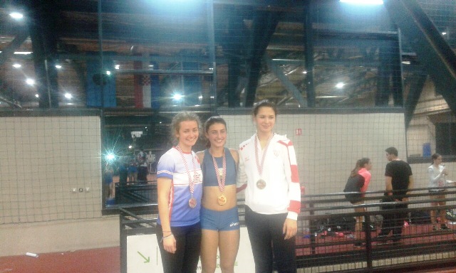 image-9606d04ffb2f6ee426d2695c4569d0c70d7a13726d03f602c62422202d888754-V