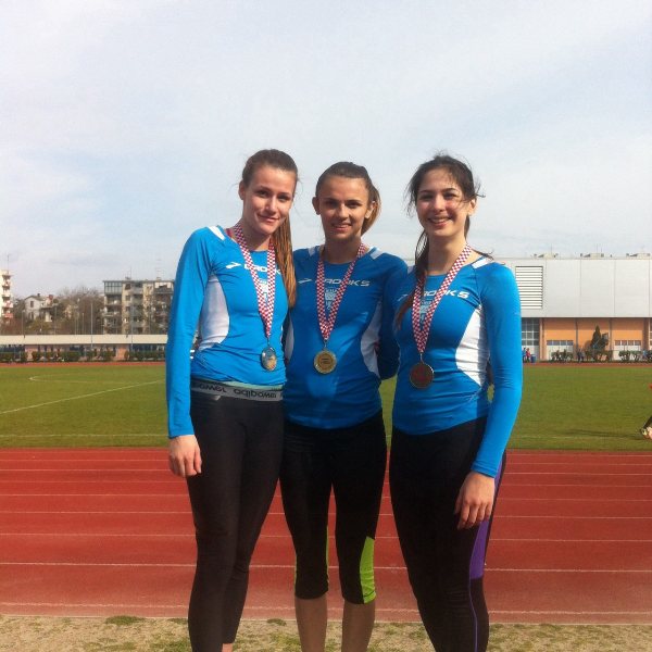 image-b82d36dc1ee85f5211abddac5f7df3560ecbc3a3ef7099732926ceab6d691bd0-V